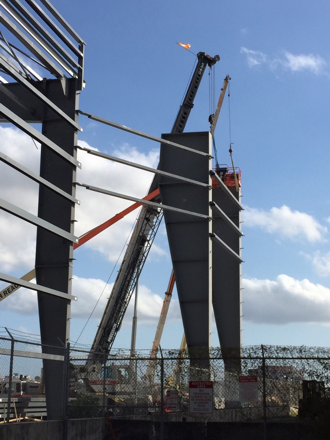  LAN Cargo Hangar Steel Erection 