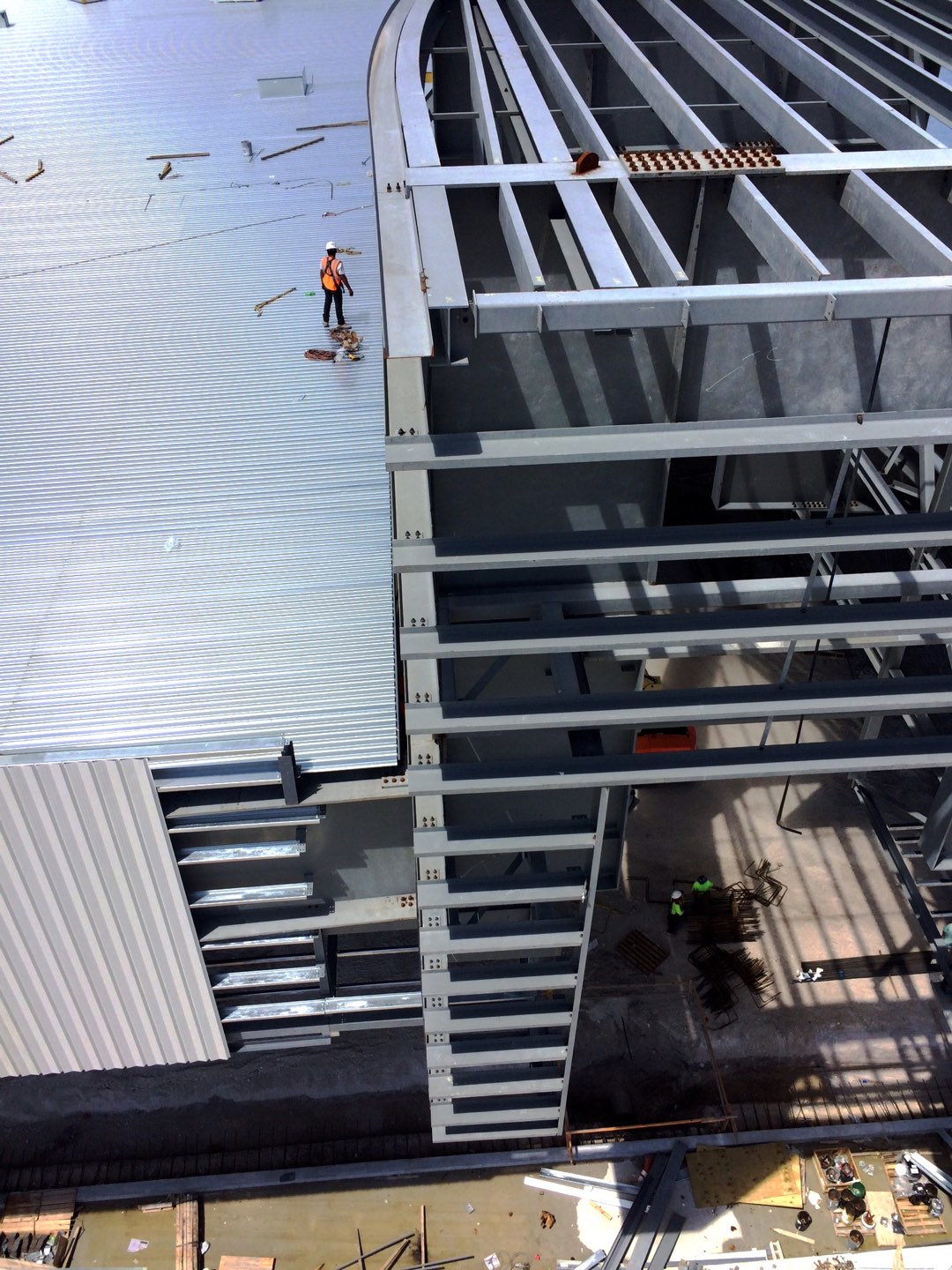 LAN Cargo Hangar Roof 