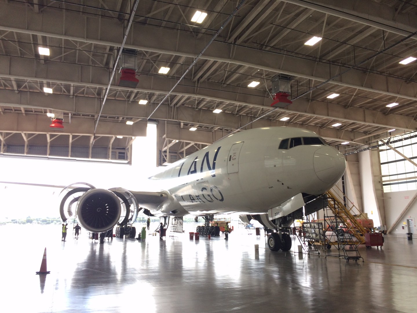  LAN Cargo Hangar Dreamliner 