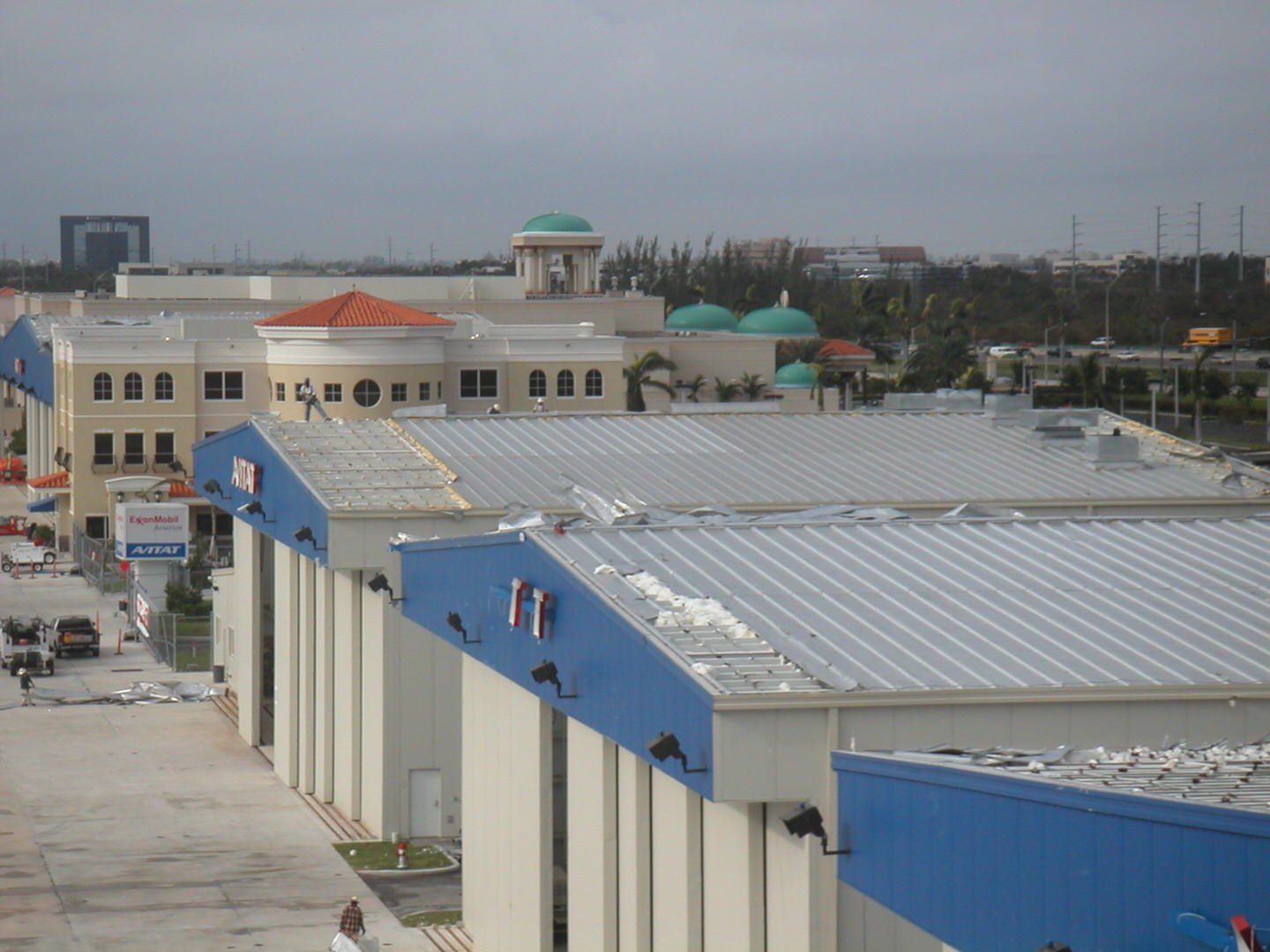  Aviat FBO Boca complete roof failure in Hurricane Wilma 